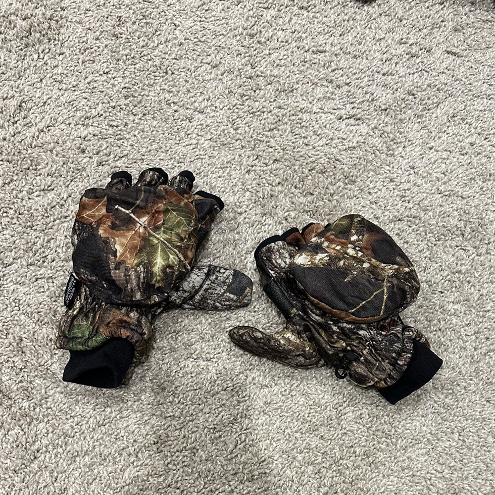 Thinsulate late season pop top hunting gloves